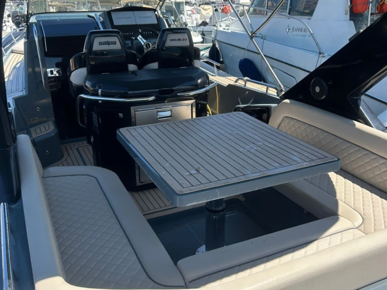 Pronájem Polotuhá loď Salpa s licencí