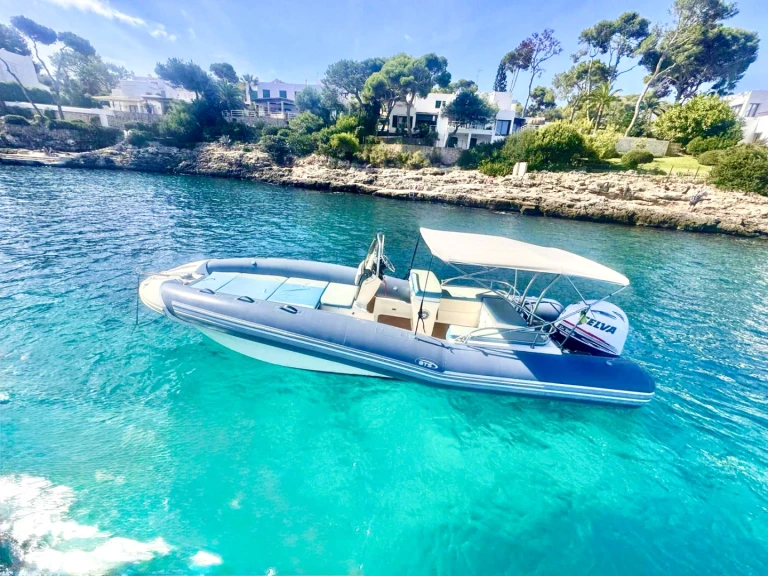 Pronájem Motorová loď Searide s licencí