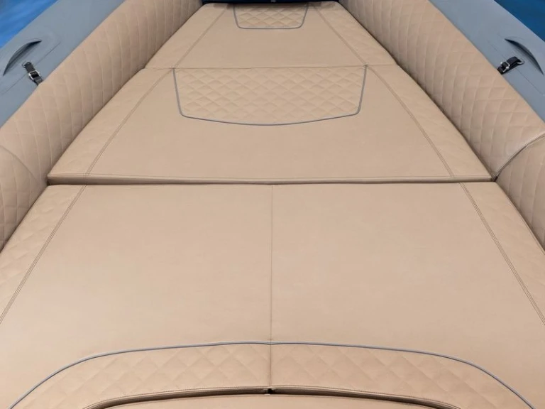 Bwa BWA 328 jednotlivci a charterové společnosti v Ajaccio