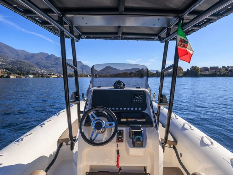 Pronajmout si Bwa 308 v Ajaccio