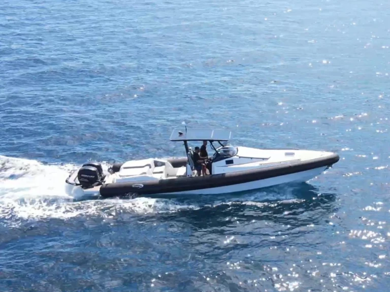 Seafighter Cabin 36 jednotlivci a charterové společnosti v Chárakas