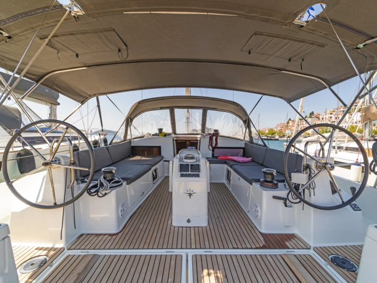 Jeanneau Sun Odyssey 490 jednotlivci a charterové společnosti v Alimos