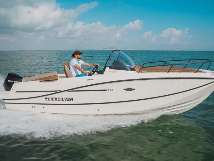 Pronájem Motorová loď v Trogir -Quicksilver Quicksilver Activ 755 Sundeck