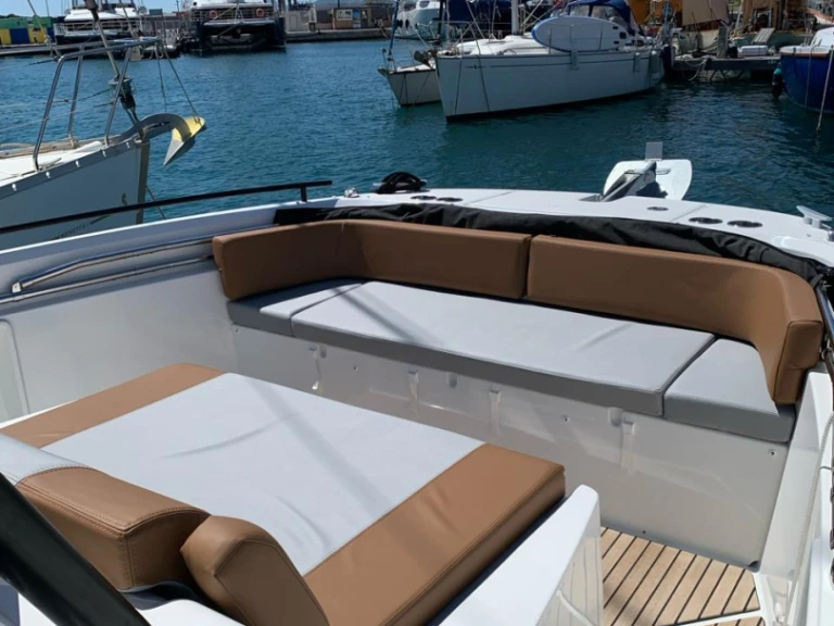 Pronájem lodi Saint Raphael lákavé ceny Flyer 9