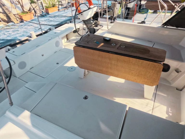 Pronajmout si Dufour Dufour 44 v Palermo