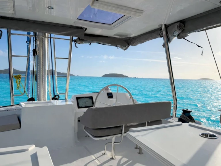 Bali Bali 5.4 jednotlivci a charterové společnosti v Road Town