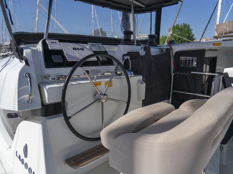 Pronájem jachty v Alimos -Lagoon Lagoon 42 na Samboatu