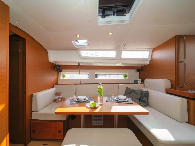 Pronájem lodi Jeanneau Sun Odyssey 490 v Alimos na Samboatu