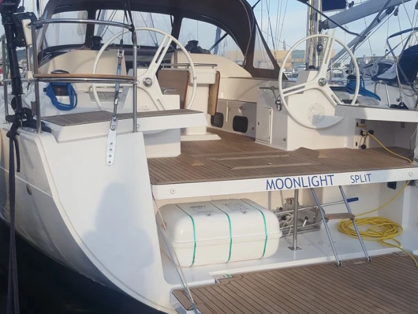 Elan Impression 50 jednotlivci a charterové společnosti v Biograd Na Moru