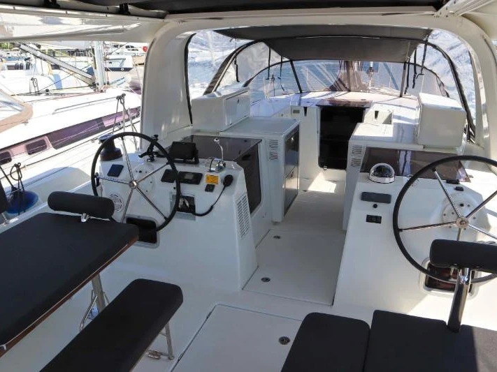 Pronájem jachty v Alimos -Jeanneau Sun Loft 47 na Samboatu