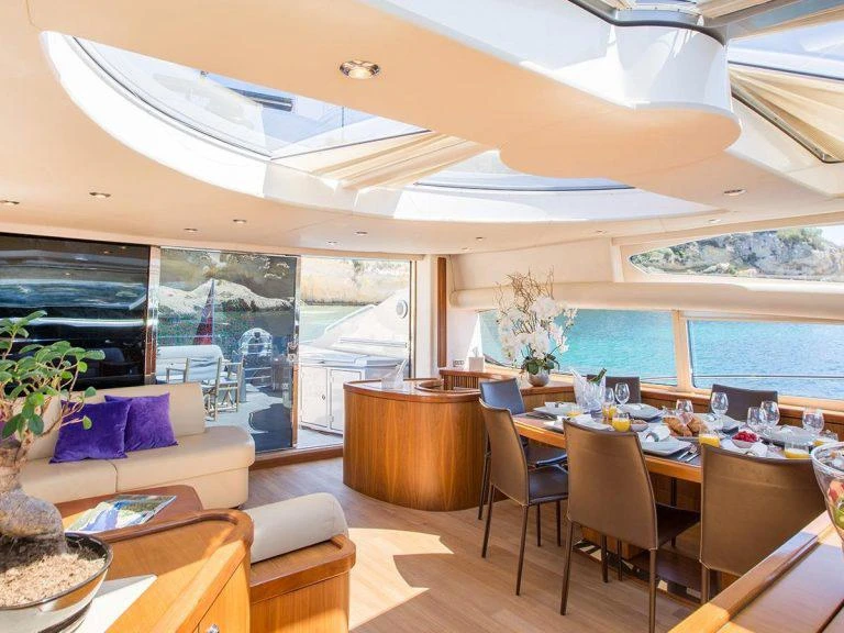 Pronájem lodi Sunseeker Predator 82 v Mahon na Samboatu