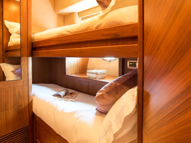 Pronajmout Jachta se skipperem či ne Sunseeker v Mahon