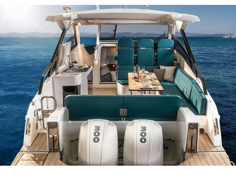 Bavaria Bavaria Vida 33 HT jednotlivci a charterové společnosti v Golfo Aranci