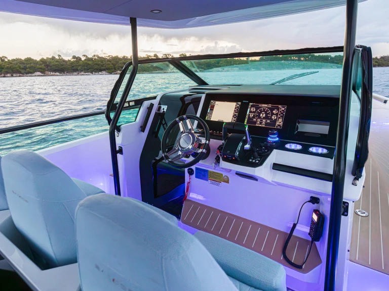 Pronájem lodi Saxdor Saxdor 320 GTO v Trogir na Samboatu