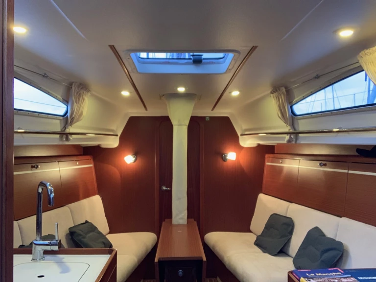 Dehler Dehler 32 jednotlivci a charterové společnosti v Marseille