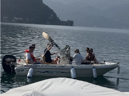 Motorová loď k pronájmu v Brusimpiano za nejlepší cenu