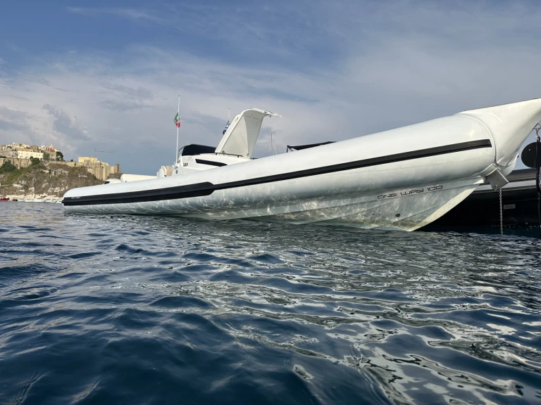 Pronájem jachty v Neapol -Doviboat One Way 100 na Samboatu