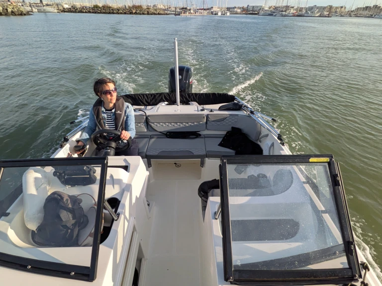 Motorová loď k pronájmu v La Rochelle za nejlepší cenu