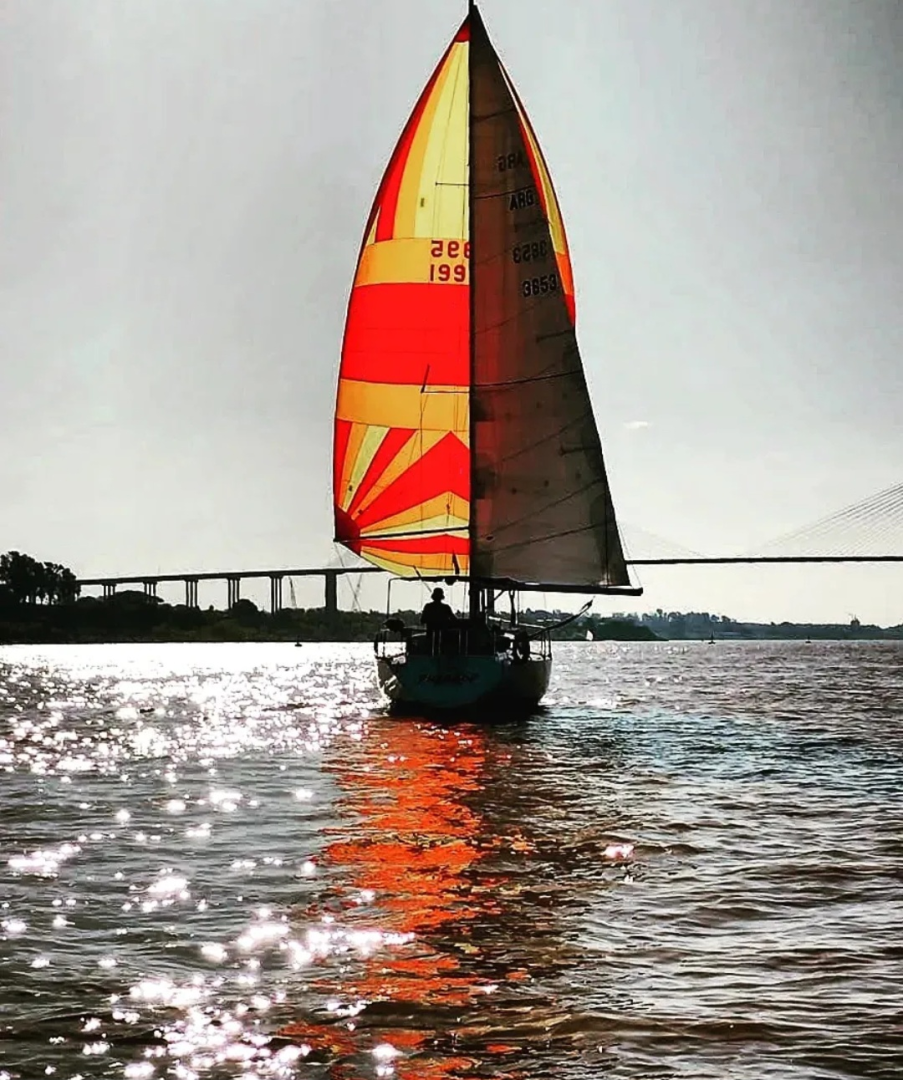 Pronájem Plachetnice Custom Made s licencí