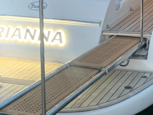 Pronajmout si Baia Flash 48 v Castellammare di Stabia