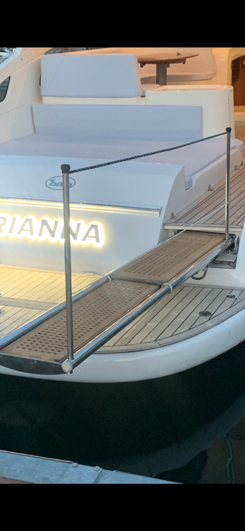 Pronajmout si Baia Flash 48 v Castellammare di Stabia