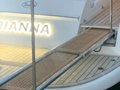 Pronajmout si Baia Flash 48 v Castellammare di Stabia