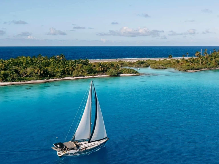 Pronájem lodi Jeanneau Sun Odyssey 45.2 v Port Denarau Marina na Samboatu