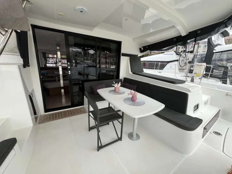 Pronajmout si Lagoon Lagoon 42 v Šibenik 