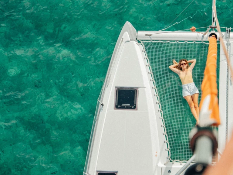 Pronajmout Katamarán se skipperem či ne Bénéteau v Francie