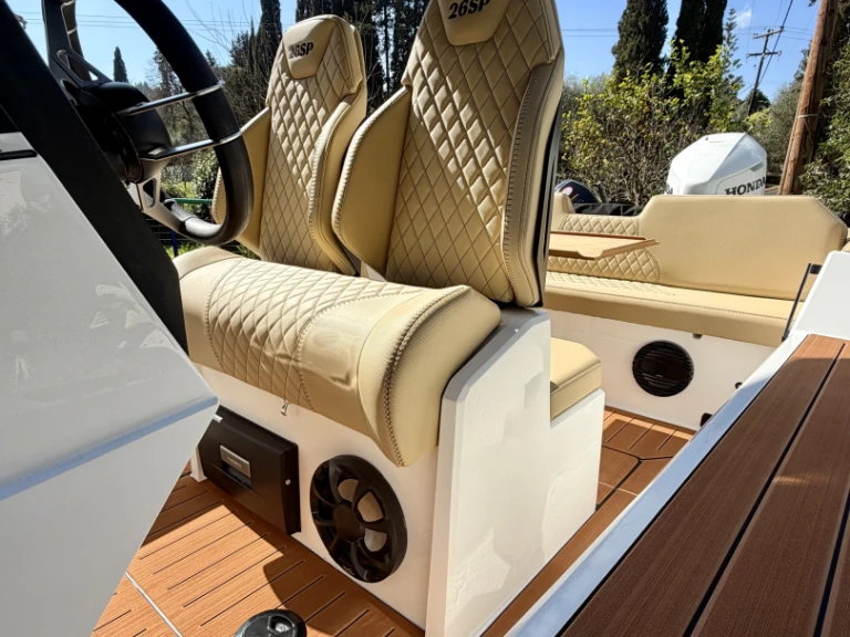 Pronajmout Polotuhá loď se skipperem či ne Mazziena v Korfu