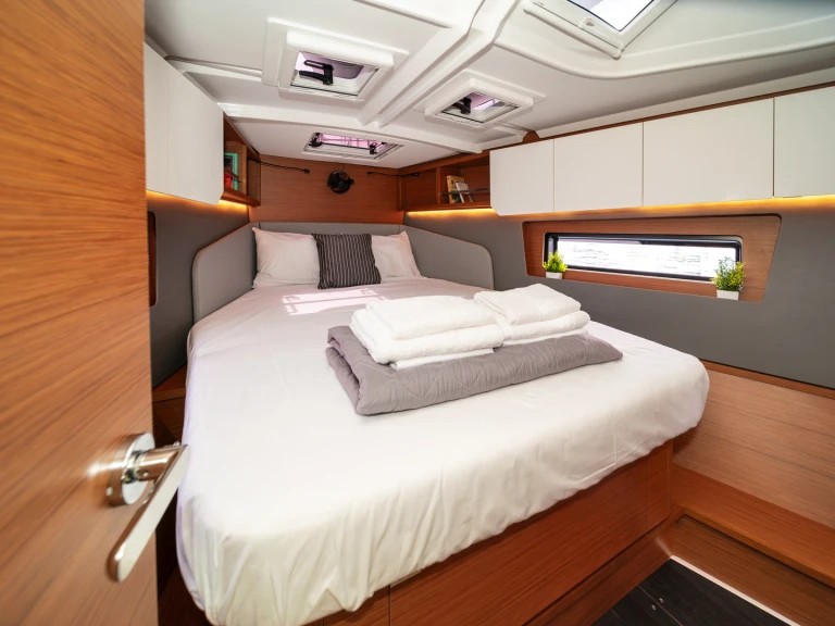 Pronájem lodi Alimos lákavé ceny Dufour 41