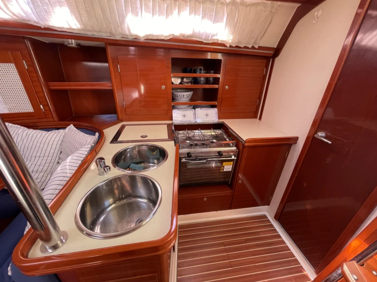 Pronájem Plachetnice v Genova -Hanse Hanse 411