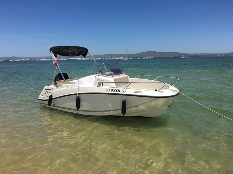 Pronajmout si Quicksilver Activ 505 Open v Olhão