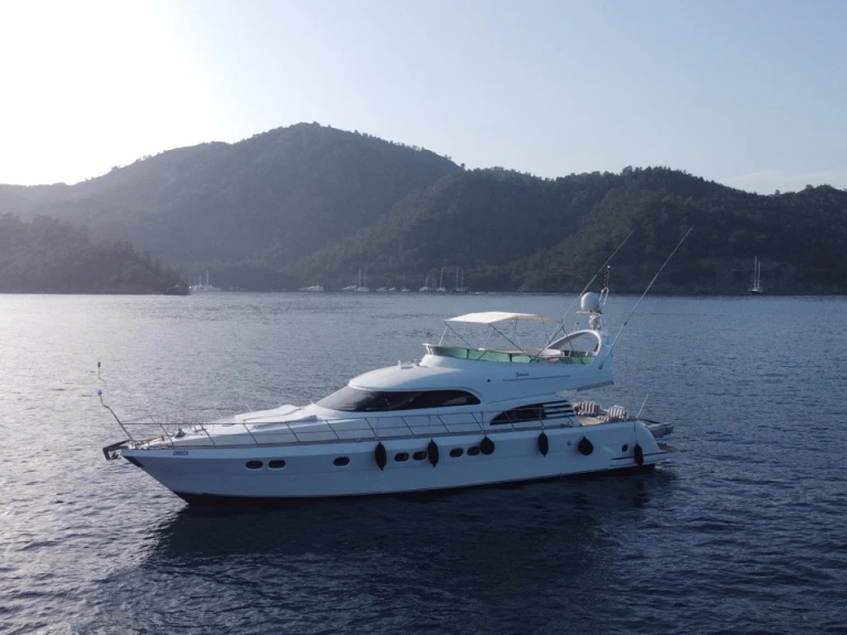 Pronájem lodi Fethiye lákavé ceny Motoryacht SIROCCO