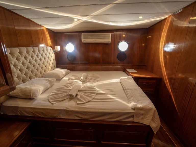 Pronajmout si  Gulet Queen Lila v Fethiye