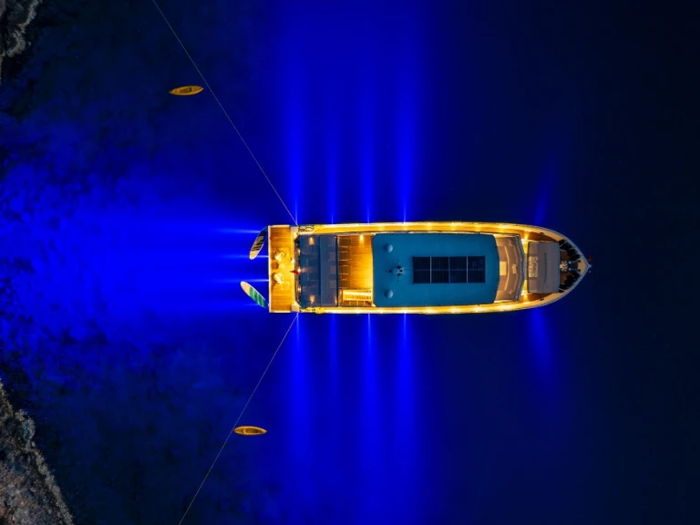 Pronajmout Motorová loď se skipperem či ne  v Fethiye