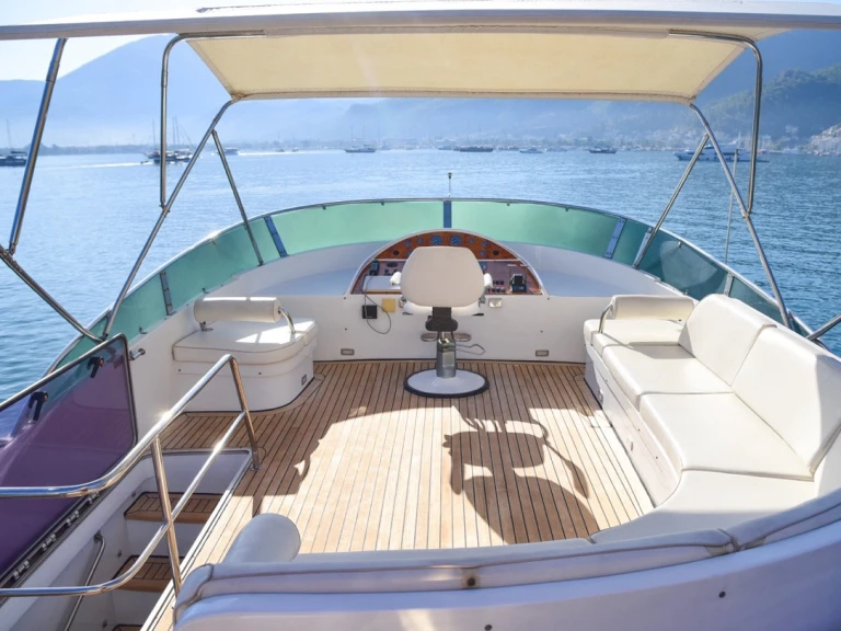 Pronajmout si  Motoryacht SIROCCO v Fethiye