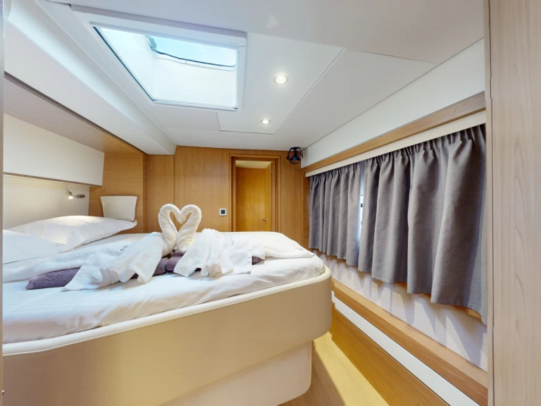 Bali Bali 5.4 jednotlivci a charterové společnosti v Lavrio