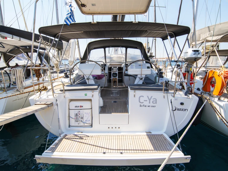 Pronájem lodi Lavrio lákavé ceny Hanse 458
