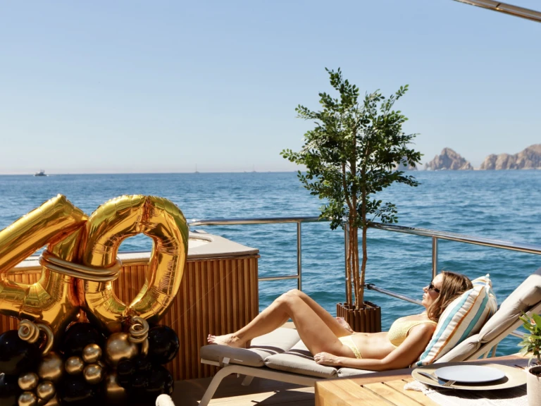 Pronajmout si Custom Made 40 v Cabo San Lucas