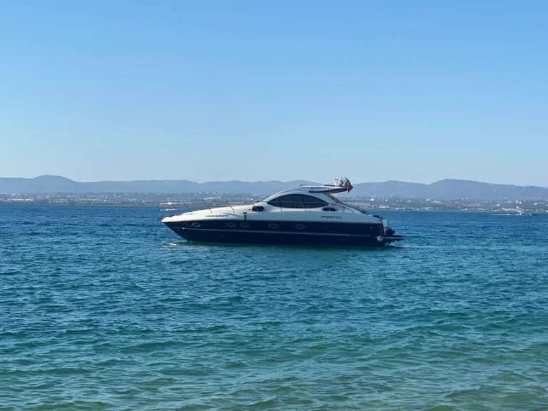 Motorová loď k pronájmu v Lisabon za nejlepší cenu