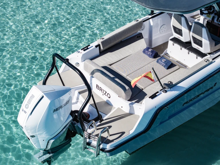 Axopar 25 jednotlivci a charterové společnosti v Santa Eularia des Riu