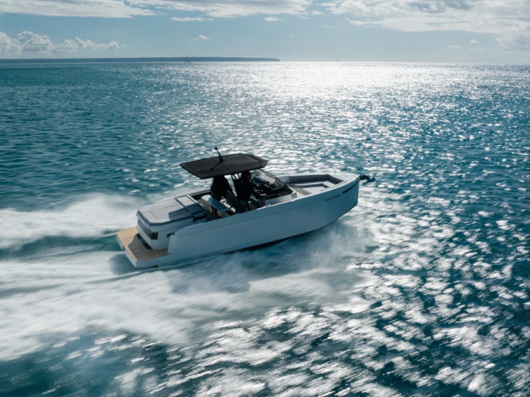 Pronajmout Motorová loď se skipperem či ne De Antonio v Marina Botafoch