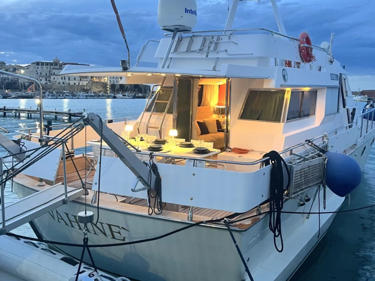 Pronajmout si Ghibli Ghibli 19 v Porto Termoli