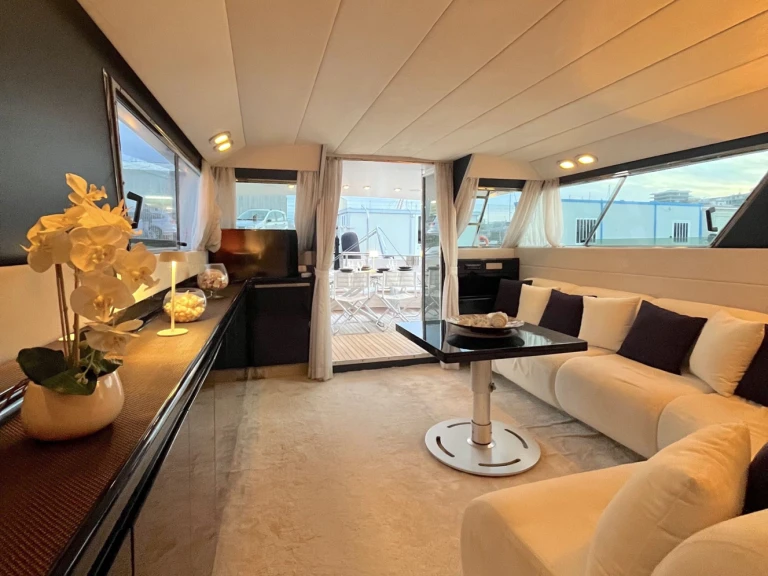 Ghibli Ghibli 19 jednotlivci a charterové společnosti v Porto Termoli