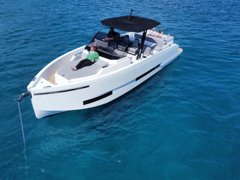 Pronájem jachty v Marina Botafoch -De Antonio D32 na Samboatu