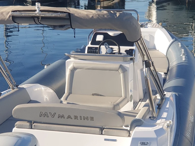 Pronájem jachty v Bormes-les-Mimosas -Zodiac Medline na Samboatu