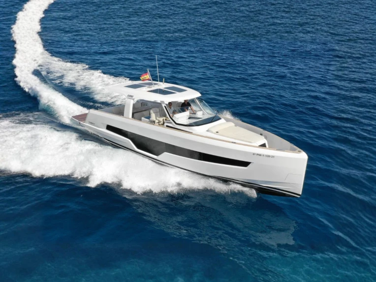 Fjord Fjord 41 XL jednotlivci a charterové společnosti v Santa Eularia des Riu