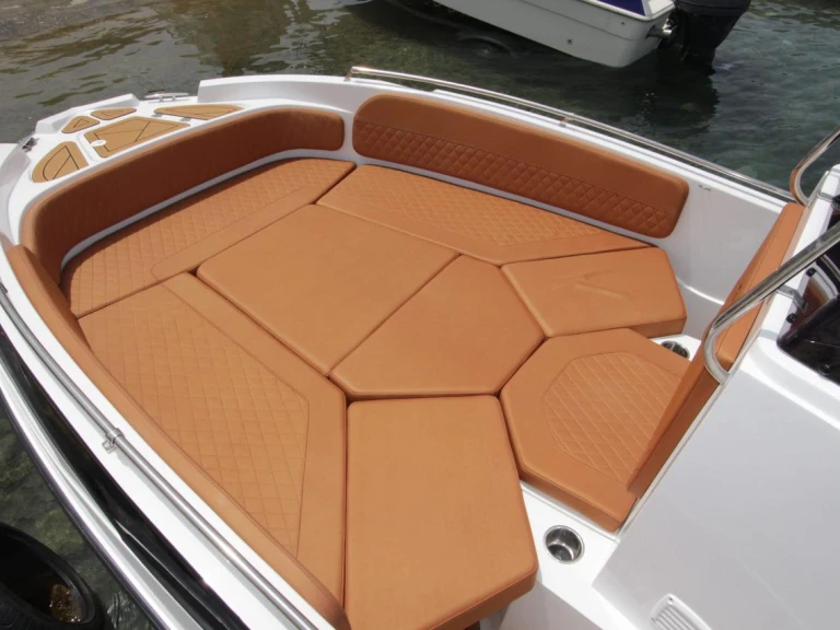 Motorová loď k pronájmu v Marbella za nejlepší cenu