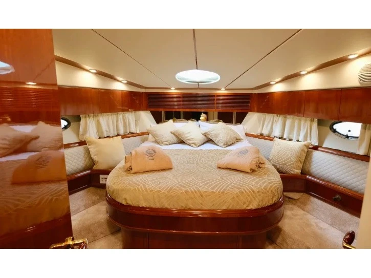 Pronajmout Motorová loď se skipperem či ne Fairline v Milazzo